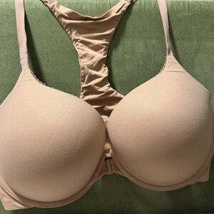 Victoria’s Secret Seamless super comfortable racer back Tan Bra (front closure)
